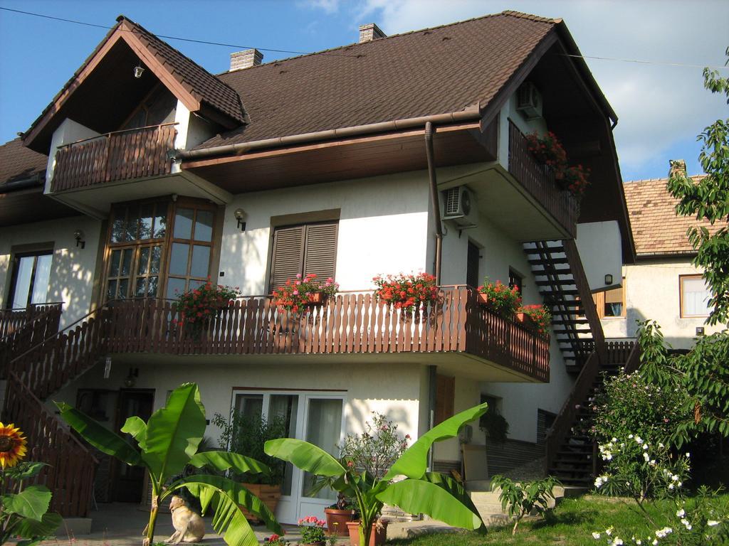 Ibolya Apartmanok Fonyod Exterior photo