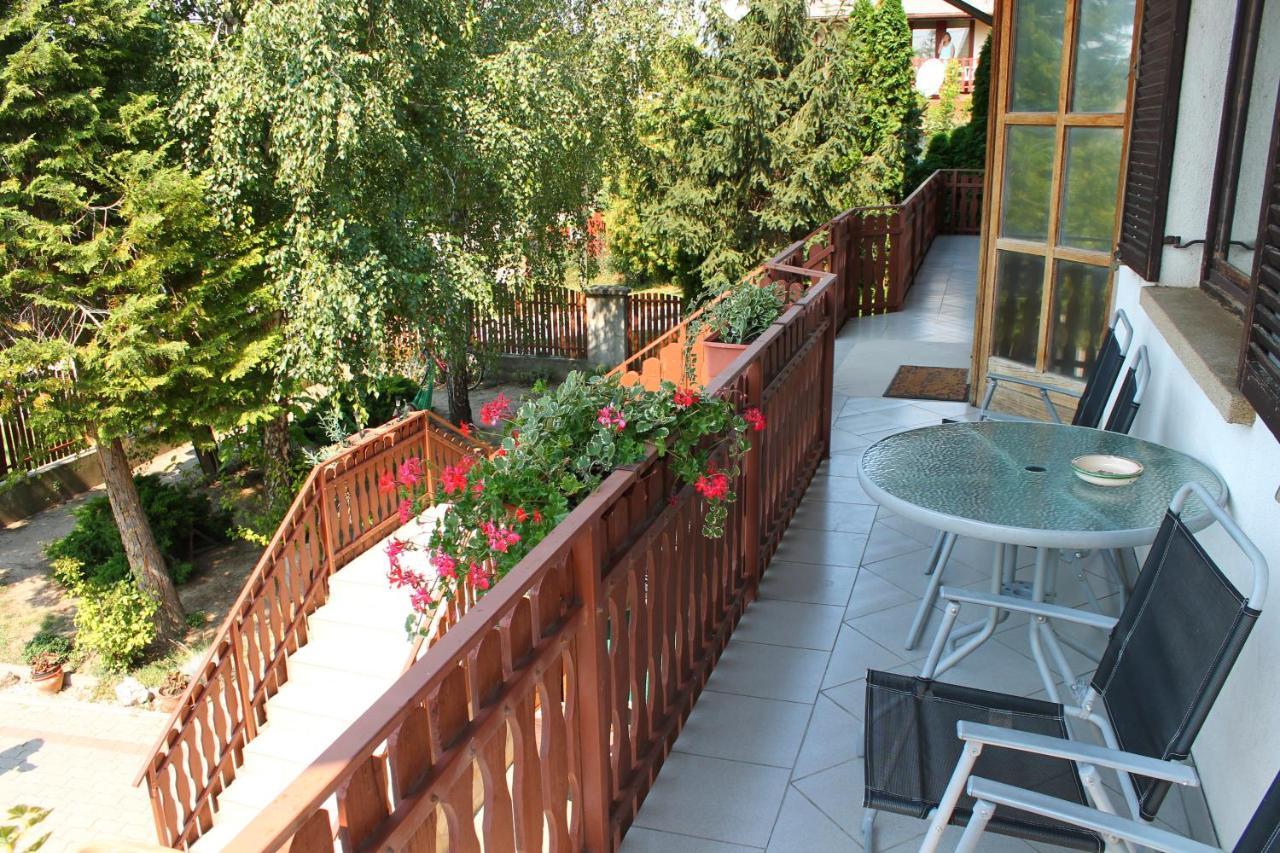 Ibolya Apartmanok Fonyod Exterior photo