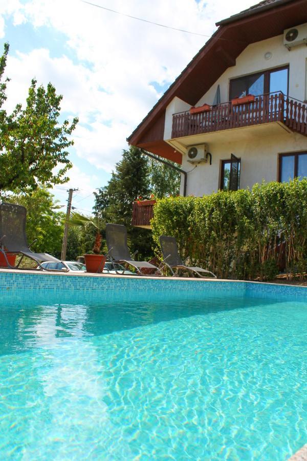 Ibolya Apartmanok Fonyod Exterior photo